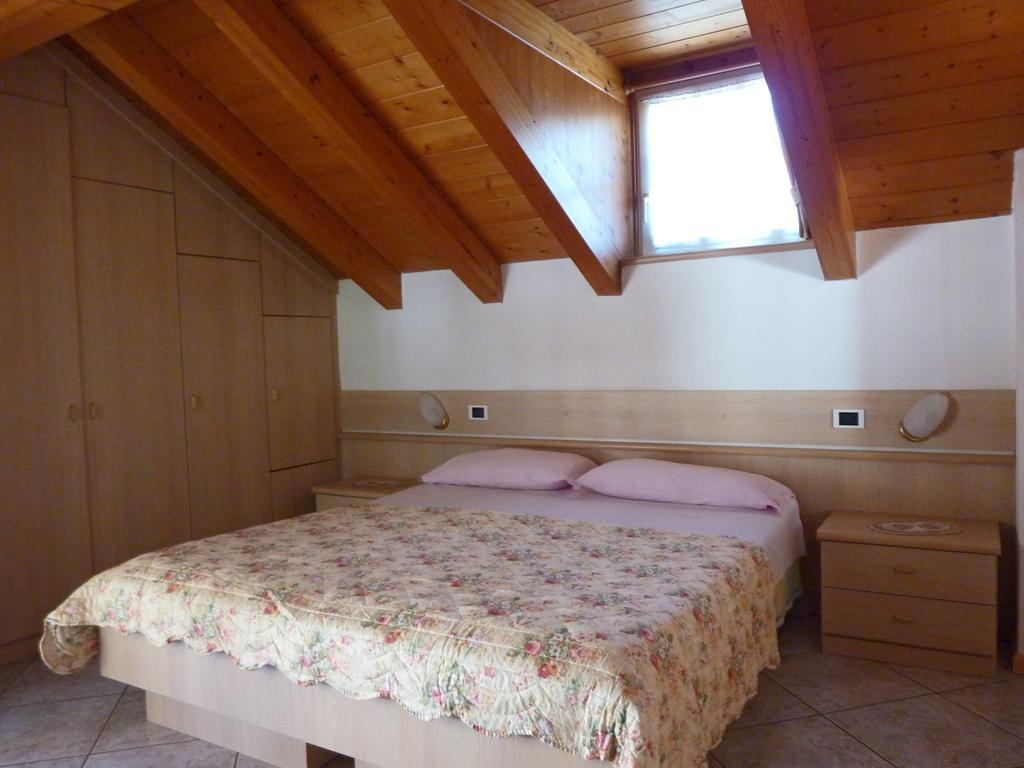 Appartamenti Majon Sotroi Campitello di Fassa Szoba fotó